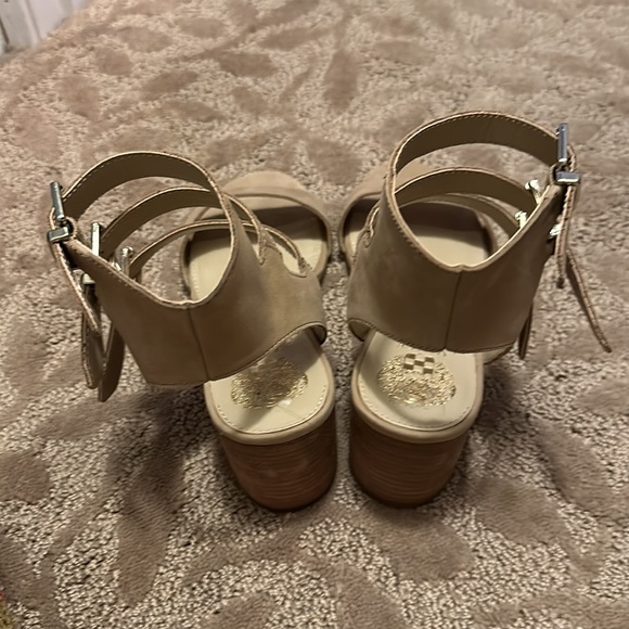 Vince Camuto beige heeled sandals. Size 9 - Picture 3 of 7